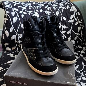 Vince Camuto VC-Follie Sneakers - Size 8.5 Women's